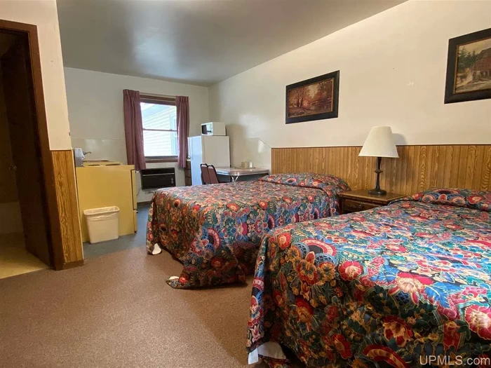 Woodlands Motel (Bambi Park Motel) - From Zillow Listing (newer photo)